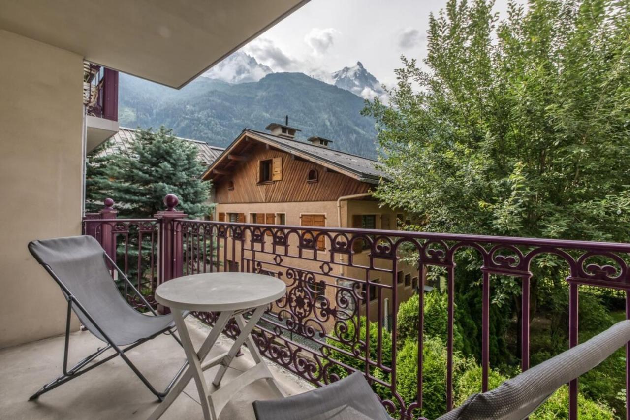 Villa Vallet- Newly Renovated 2 Bedroom Nestled Just Off The Main Street Chamonix Eksteriør billede