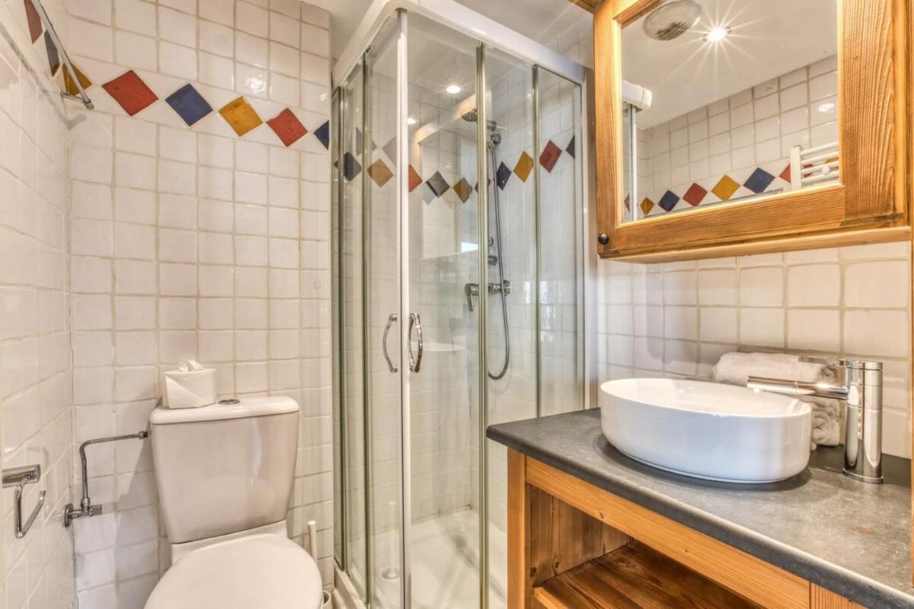 Villa Vallet- Newly Renovated 2 Bedroom Nestled Just Off The Main Street Chamonix Eksteriør billede