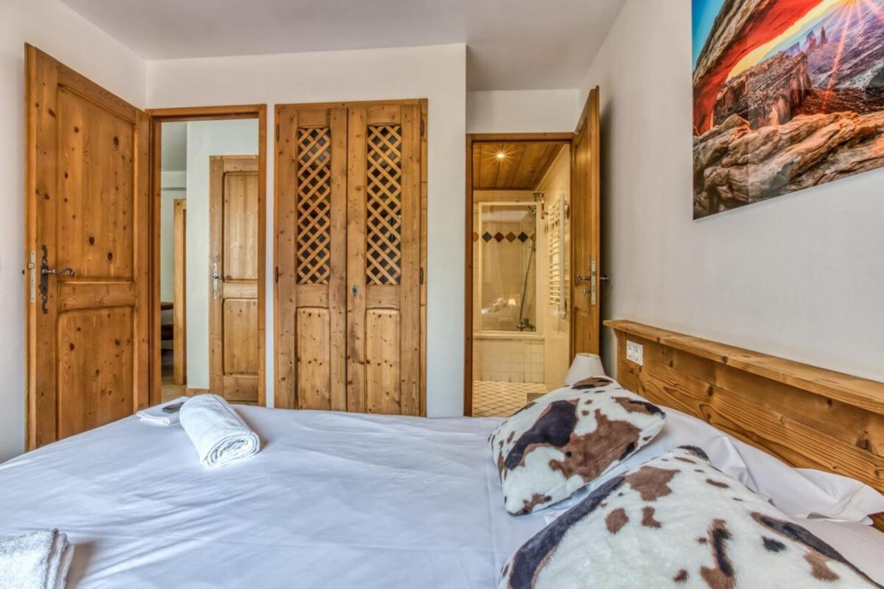 Villa Vallet- Newly Renovated 2 Bedroom Nestled Just Off The Main Street Chamonix Eksteriør billede